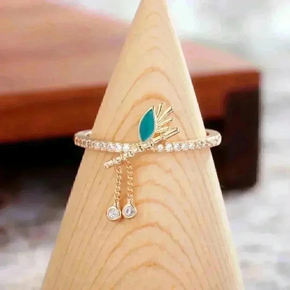 New 18k Gold Over Silver White Sapphires Ring - Picture 3 of 4